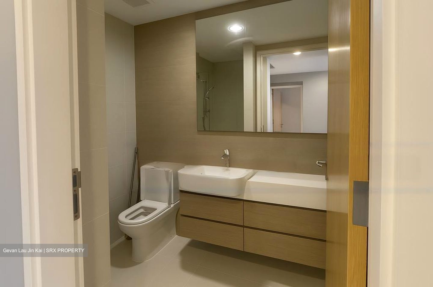 The Lakefront Residences (D22), Condominium #481444531